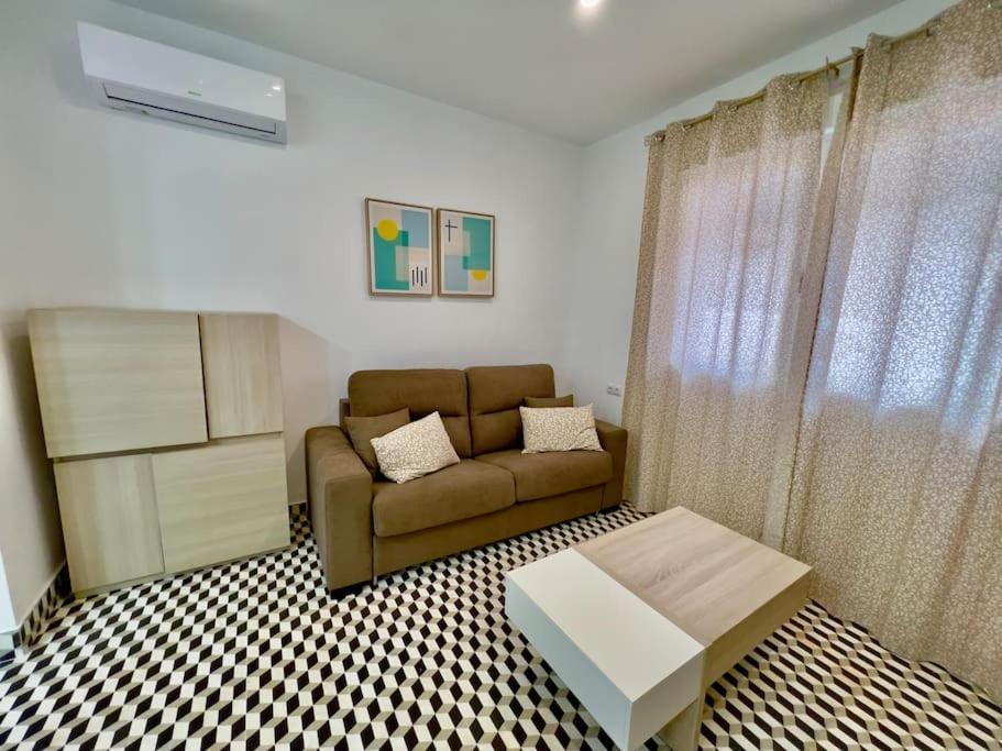 Rockside Residences Suites La Linea N1 La Línea de la Concepción エクステリア 写真